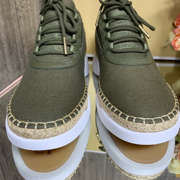 🛍MICHAEL Finch Canvas and Leather Lace-Up Sneaker - Picture 5 of 8